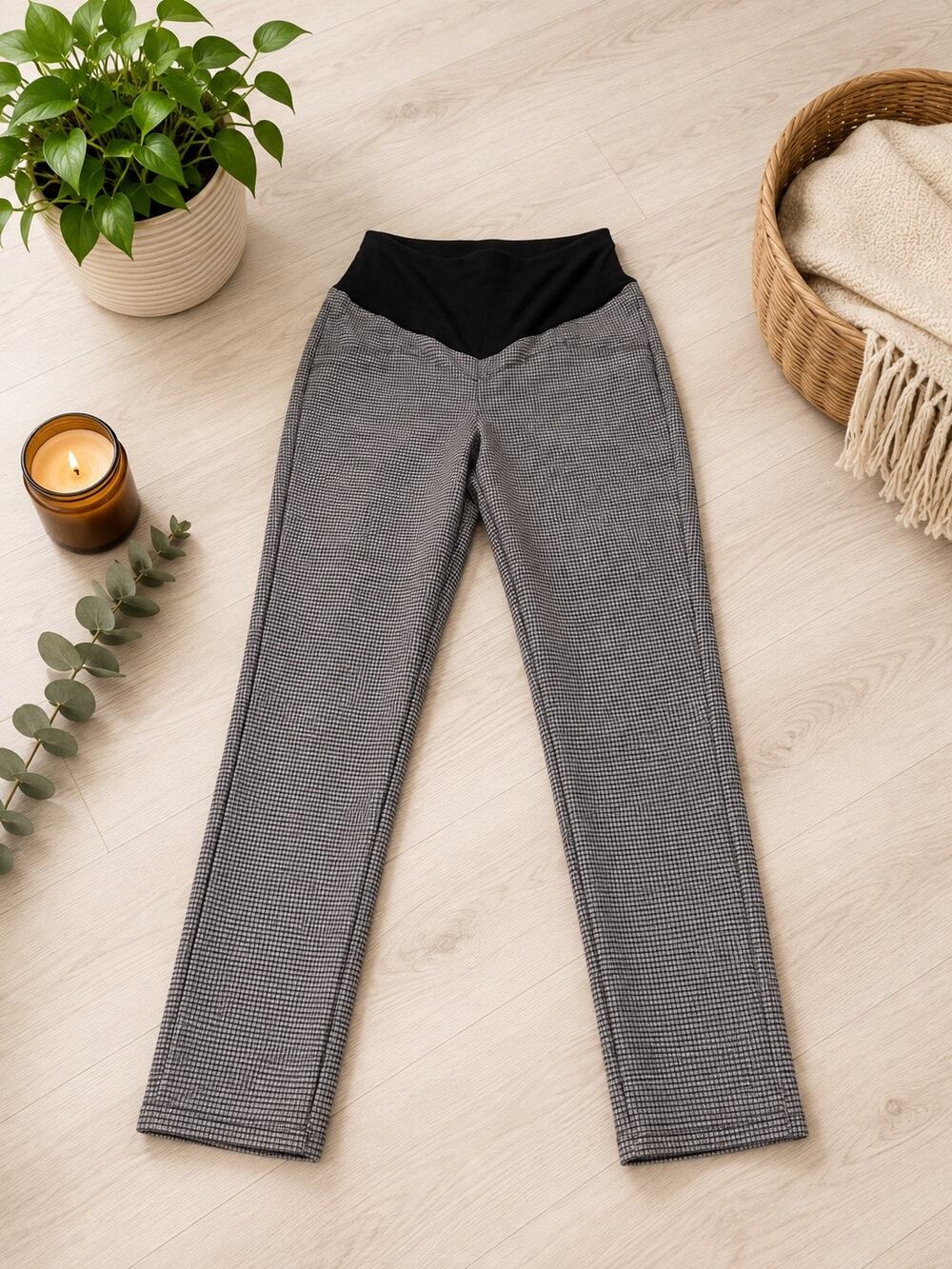 Free Haven Women’s Medium Black White Check Pull On Stretch Skinny Pants
